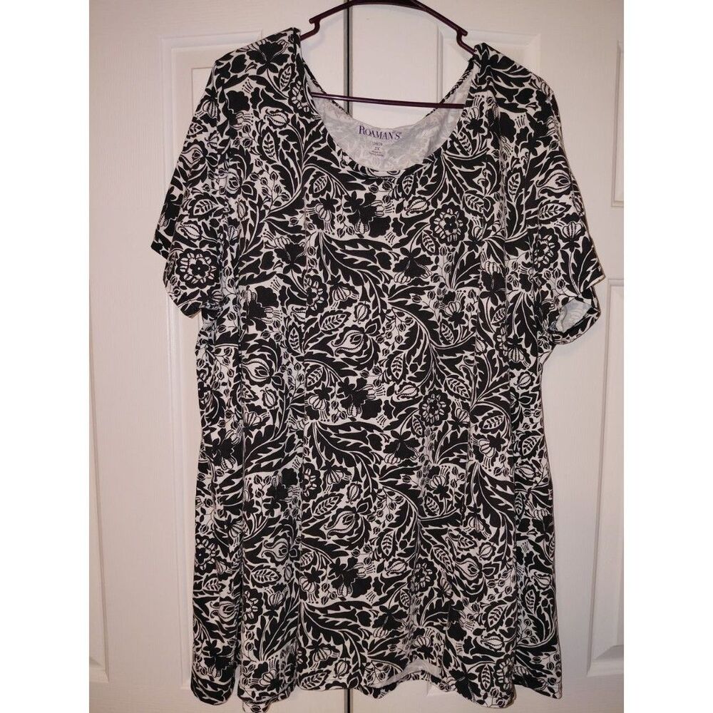 Roaman's Black & White Floral Short Sleeve Top/Size 2X